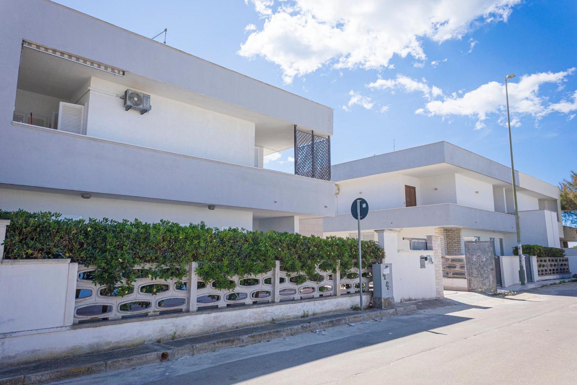 Torre Lapillo Apartment Sea View - Happy Rentals Porto Cesareo Exterior photo